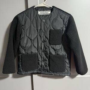 Onitsuka Tiger Kids Button Up Sherpa Jacket Pockets Black JP120cm (US 5-6Y)